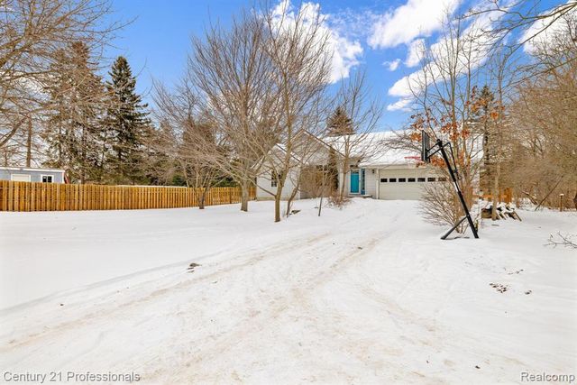 132 Florence Street, Lake Orion, MI 48362