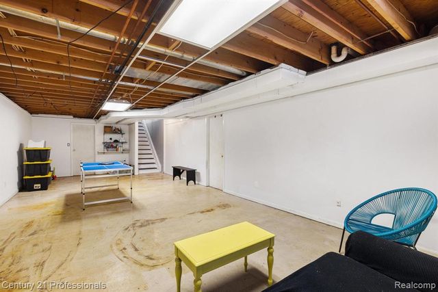 132 Florence Street, Lake Orion, MI 48362