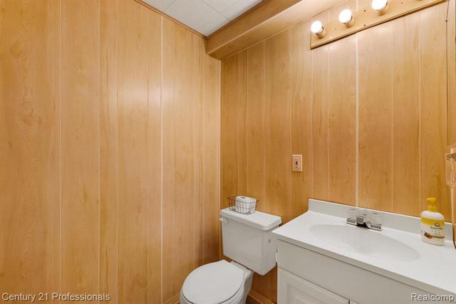 132 Florence Street, Lake Orion, MI 48362