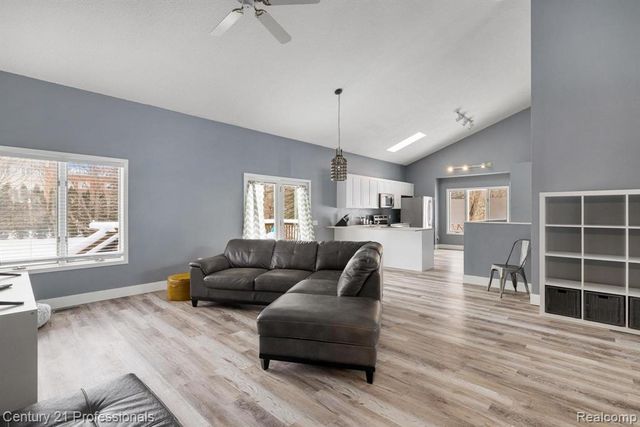 132 Florence Street, Lake Orion, MI 48362