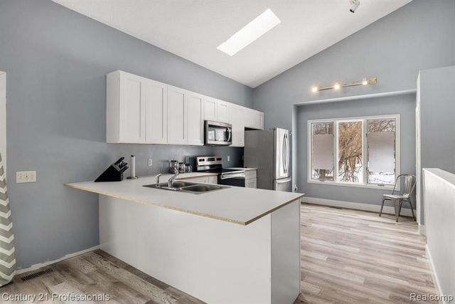 132 Florence Street, Lake Orion, MI 48362