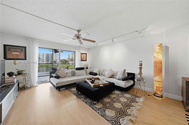 441 SE 3rd Street 207, Dania Beach, FL 33004