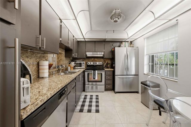 441 SE 3rd Street 207, Dania Beach, FL 33004