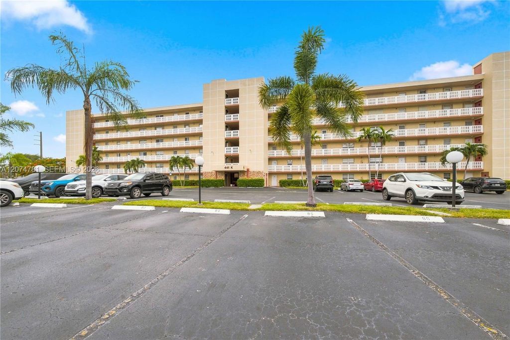 441 SE 3rd Street 207, Dania Beach, FL 33004