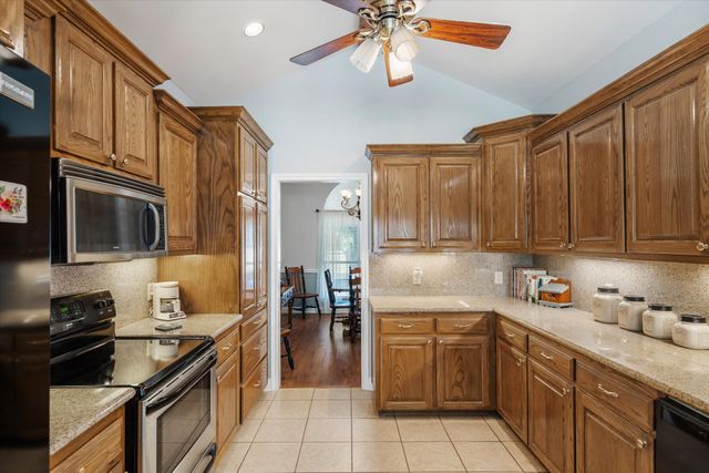 201 Vz County Road 4136, Canton, TX 75103
