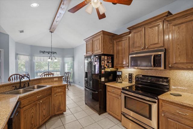 201 Vz County Road 4136, Canton, TX 75103