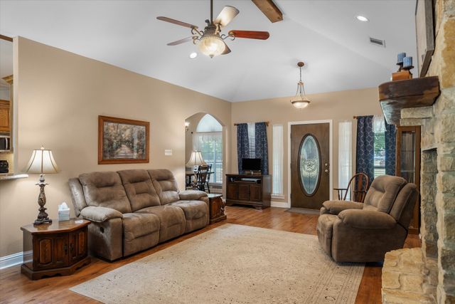 201 Vz County Road 4136, Canton, TX 75103
