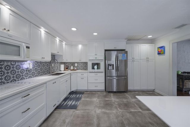 229 SW 19th Road ., Miami, FL 33129