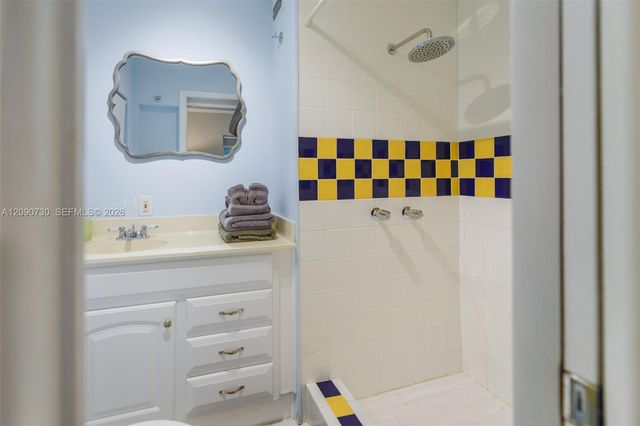 229 SW 19th Road ., Miami, FL 33129