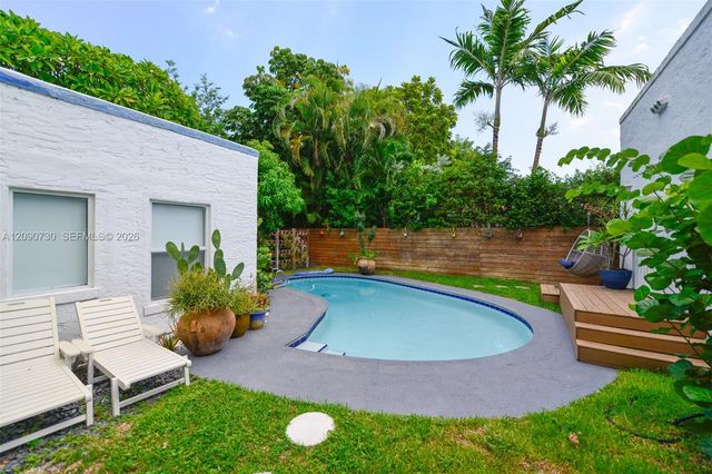 229 SW 19th Road ., Miami, FL 33129