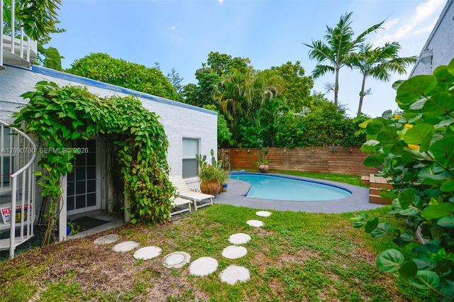 229 SW 19th Road ., Miami, FL 33129