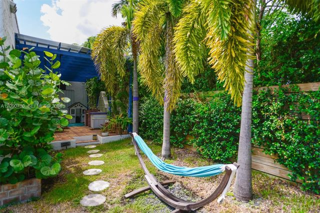 229 SW 19th Road ., Miami, FL 33129