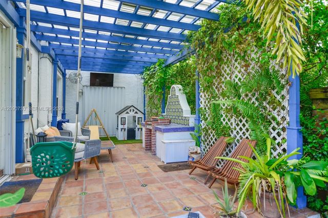 229 SW 19th Road ., Miami, FL 33129