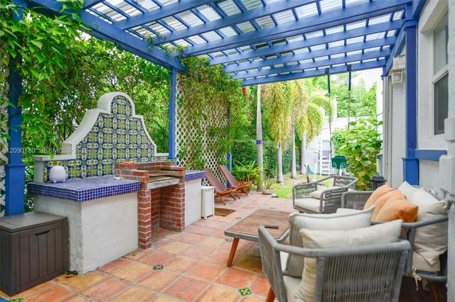 229 SW 19th Road ., Miami, FL 33129