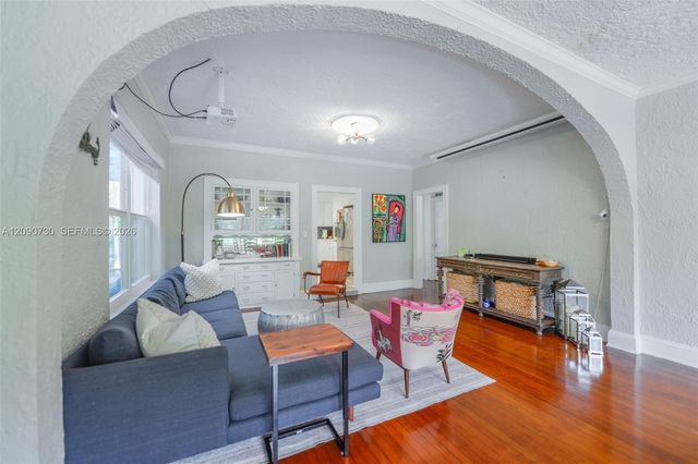 229 SW 19th Road ., Miami, FL 33129