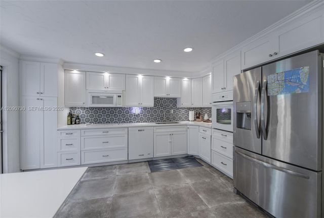 229 SW 19th Road ., Miami, FL 33129
