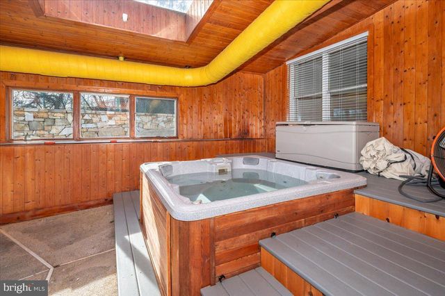 14001 BERRYVILLE RD, Darnestown, MD 20874