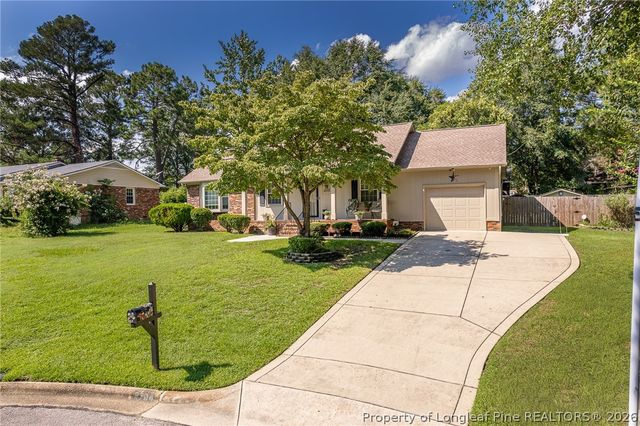 2704 Frankfort Circle, Fayetteville, NC 28303