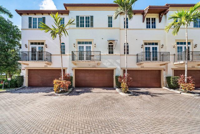 3281 Estancia Lane, Boynton Beach, FL 33435