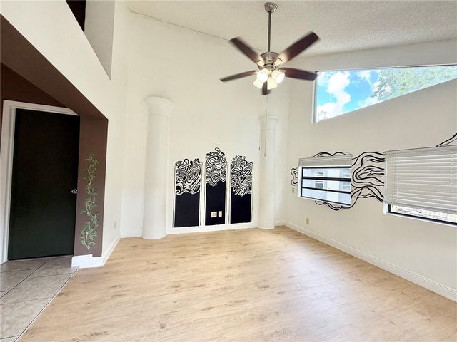 10227 COMFORT CIRCLE, Orlando, FL 32825