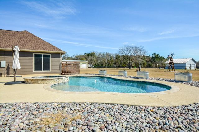 16173 Oaklawn Drive, Splendora, TX 77372
