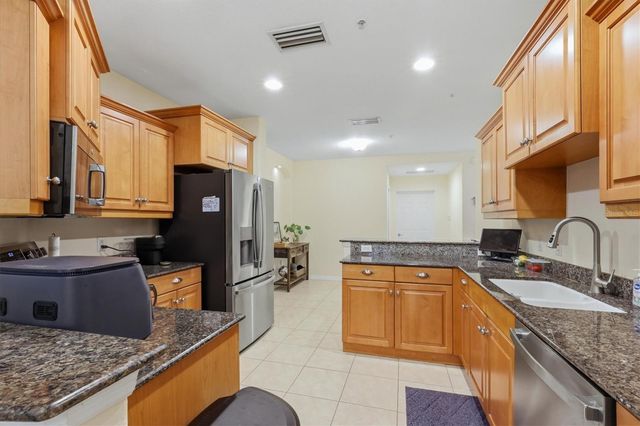 3971 SQUARE EAST LANE 8, Sarasota, FL 34238