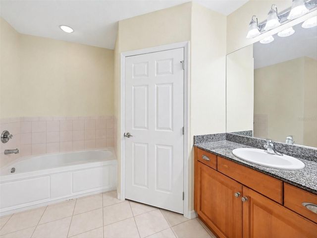 3971 SQUARE EAST LANE 8, Sarasota, FL 34238