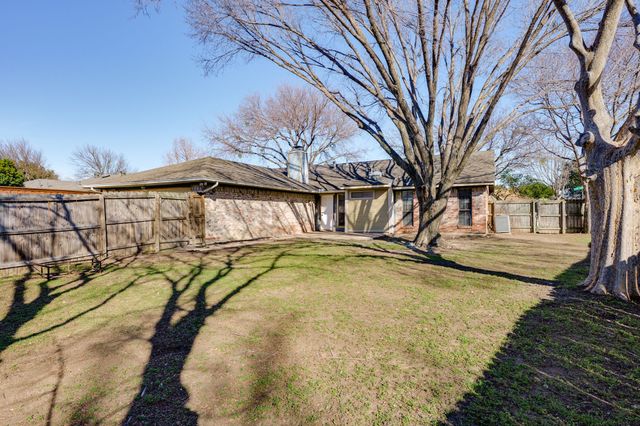 1888 Tree Crest Drive, Lewisville, TX 75077