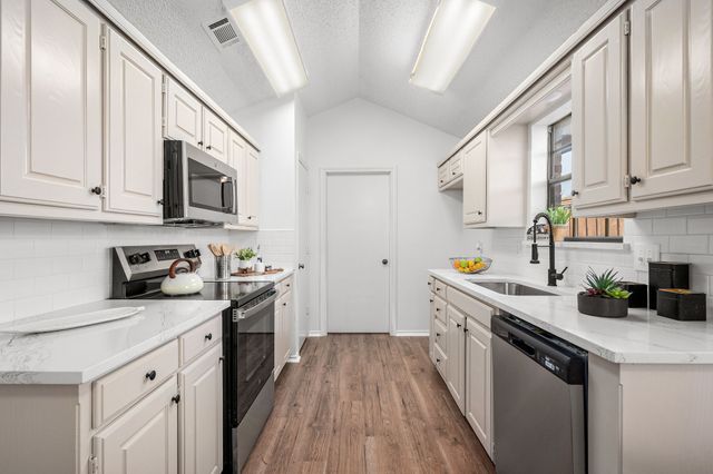 1888 Tree Crest Drive, Lewisville, TX 75077