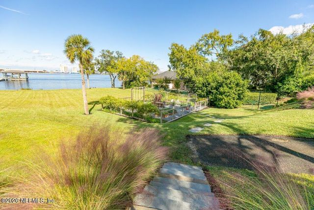 4626 RIVER POINT Road W, Jacksonville, FL 32207