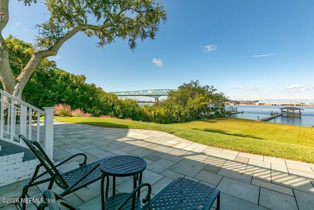 4626 RIVER POINT Road W, Jacksonville, FL 32207