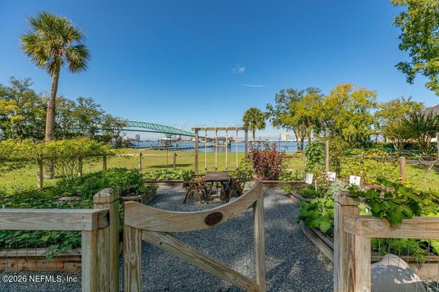 4626 RIVER POINT Road W, Jacksonville, FL 32207