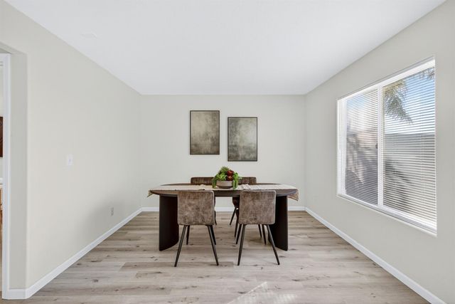 1530 Maryclair Dr, Olivehurst, CA 95961