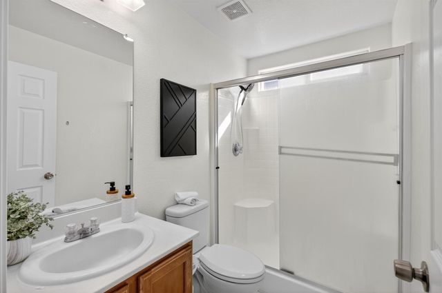 1530 Maryclair Dr, Olivehurst, CA 95961