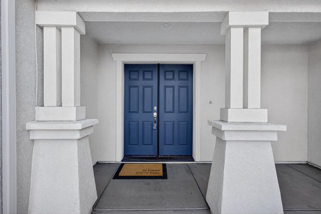 1530 Maryclair Dr, Olivehurst, CA 95961