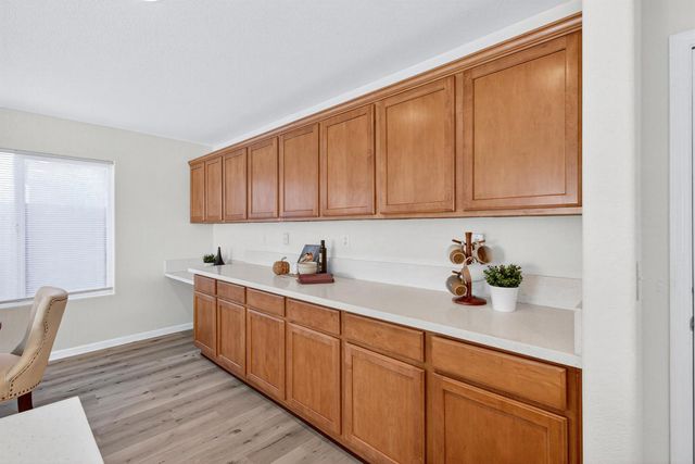 1530 Maryclair Dr, Olivehurst, CA 95961