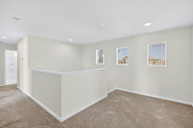 1530 Maryclair Dr, Olivehurst, CA 95961