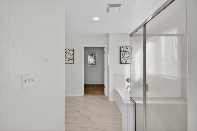 1530 Maryclair Dr, Olivehurst, CA 95961