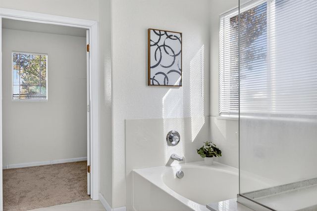 1530 Maryclair Dr, Olivehurst, CA 95961