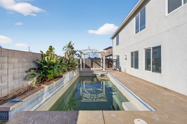 1530 Maryclair Dr, Olivehurst, CA 95961