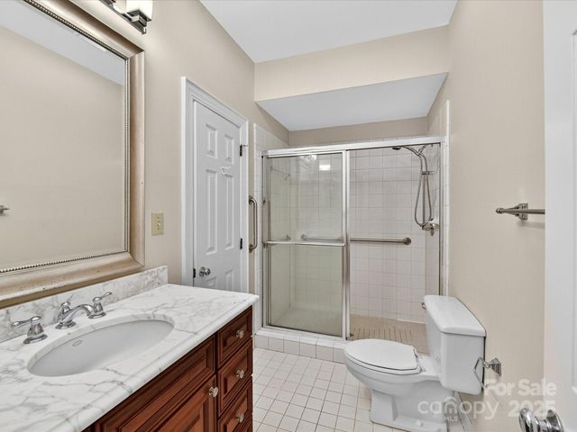 325 Queens Road 2, Charlotte, NC 28204