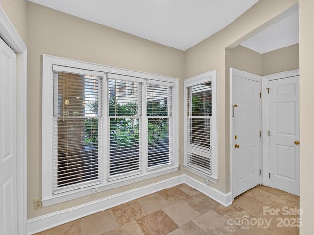 325 Queens Road 2, Charlotte, NC 28204