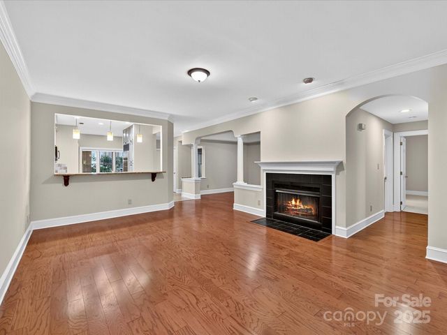 325 Queens Road 2, Charlotte, NC 28204