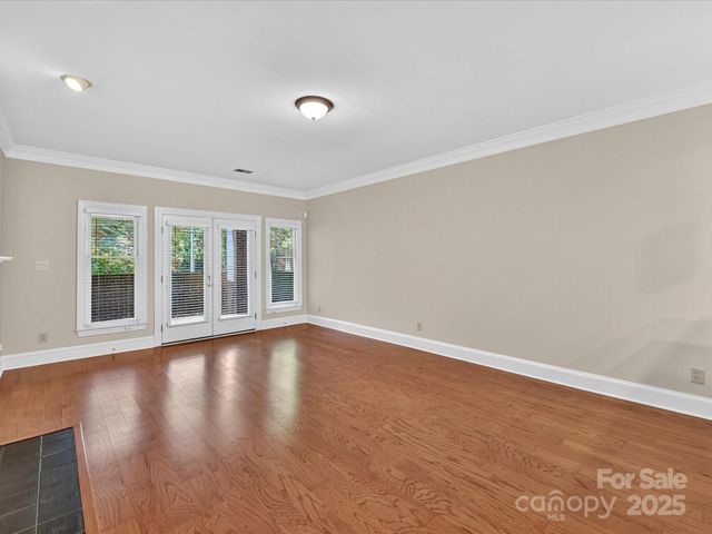 325 Queens Road 2, Charlotte, NC 28204