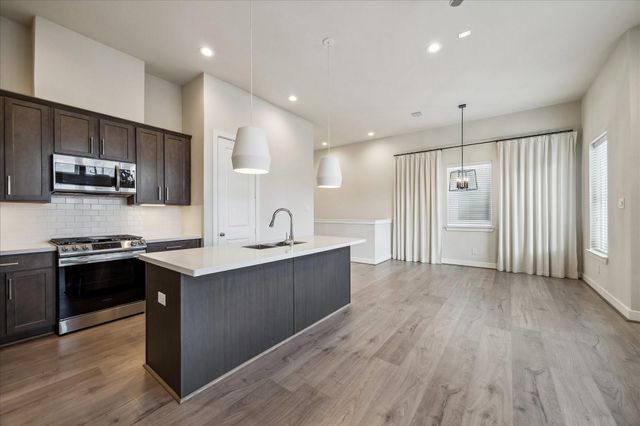 728 Carriage Knolls Drive, Houston, TX 77008