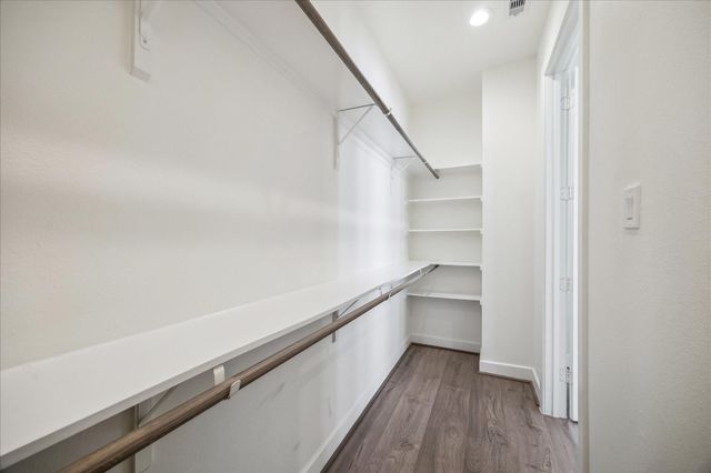 728 Carriage Knolls Drive, Houston, TX 77008