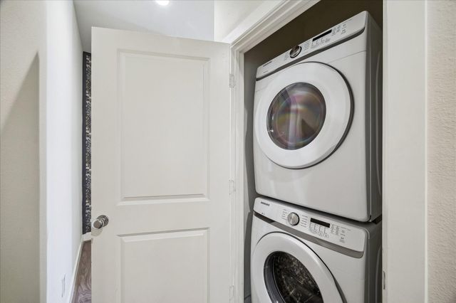 728 Carriage Knolls Drive, Houston, TX 77008