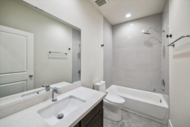 728 Carriage Knolls Drive, Houston, TX 77008