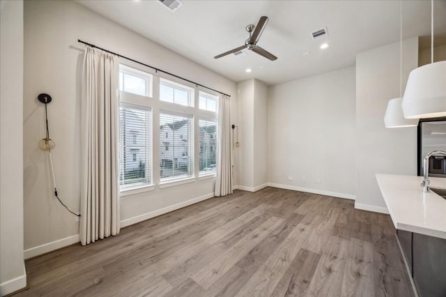 728 Carriage Knolls Drive, Houston, TX 77008