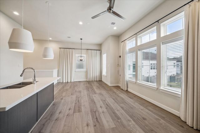 728 Carriage Knolls Drive, Houston, TX 77008